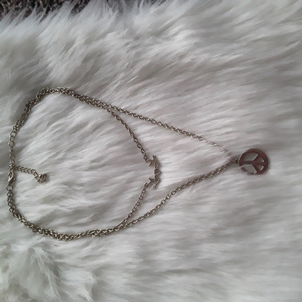🔥Peace sign and doves with Center heart necklace